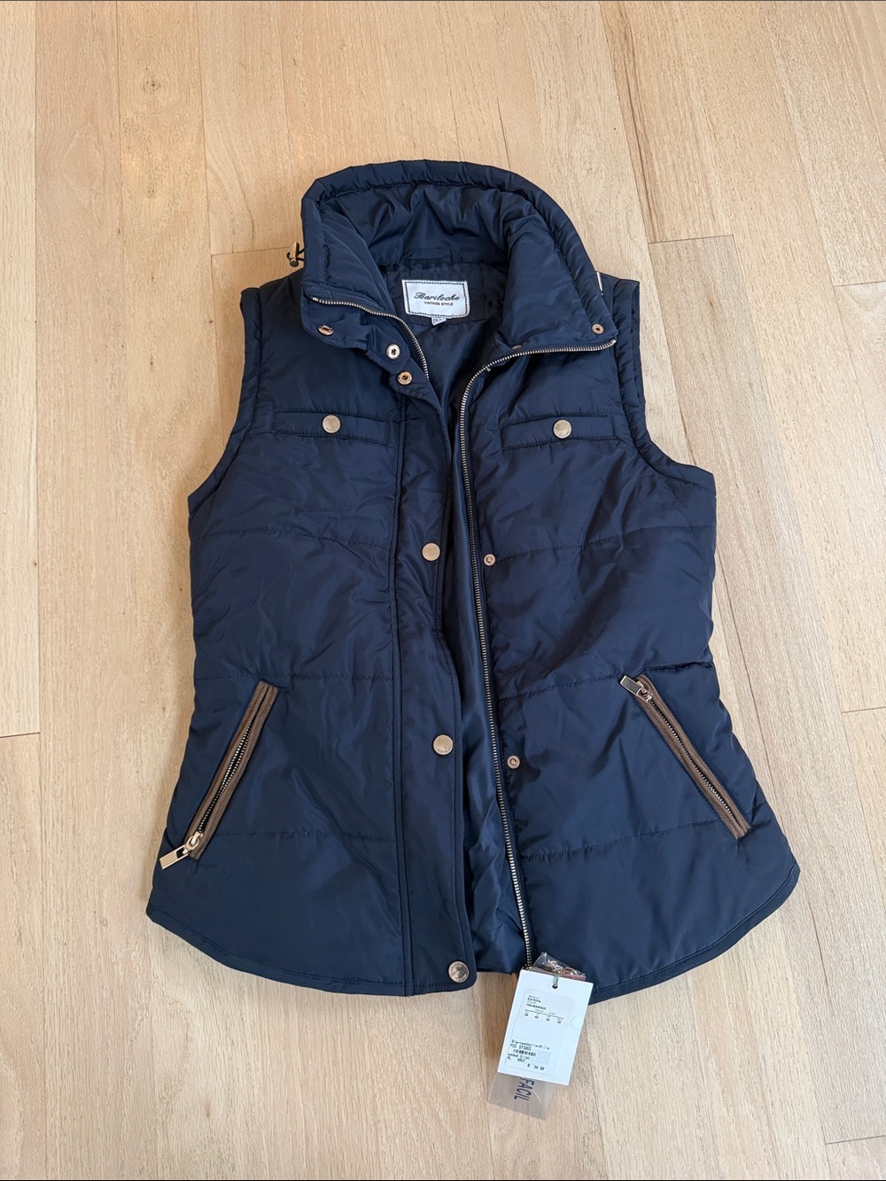 Bariloche Quilted Vest in Navy with Snap and Zip Front